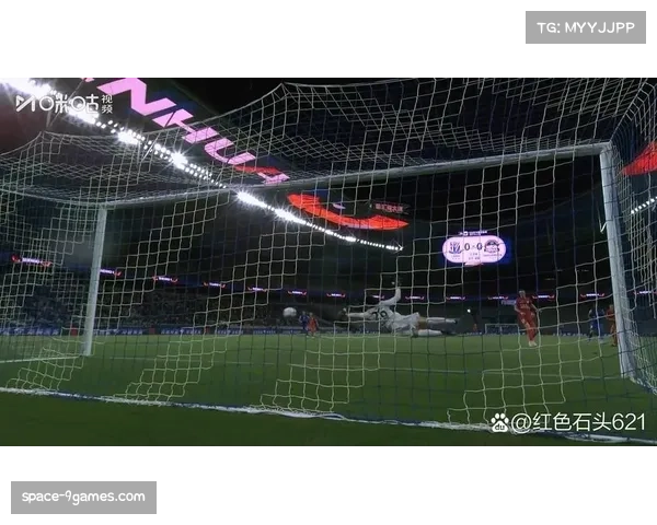 拉唐点球绝杀后跪地庆祝,上海申花客场逆转取胜 拉唐点球绝杀后跪地庆祝,上海申花客场逆转取胜